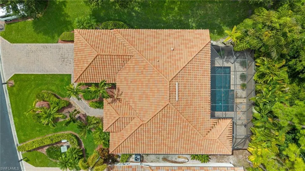 1221 Briarwood Court Naples, FL 34104