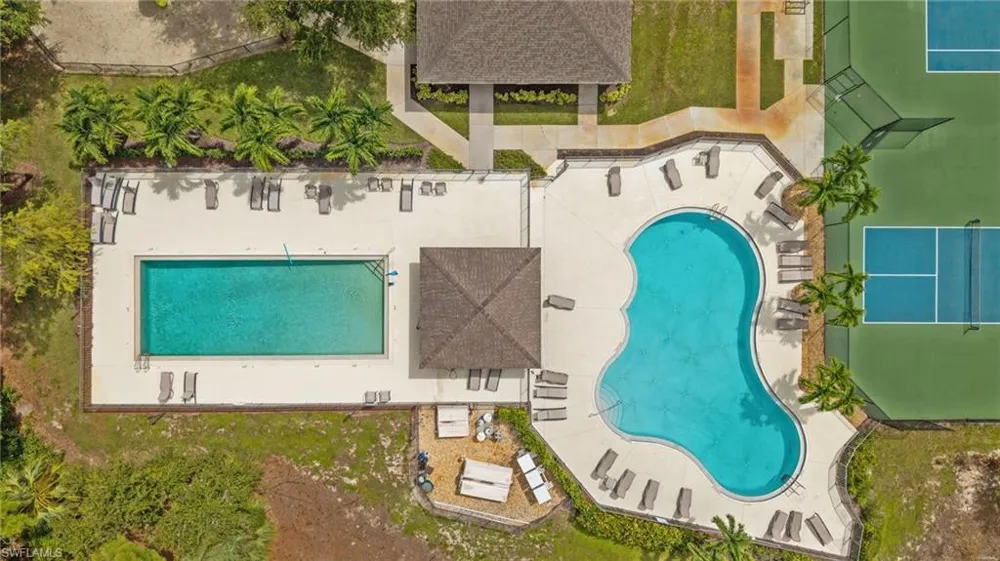 1221 Briarwood Court Naples, FL 34104