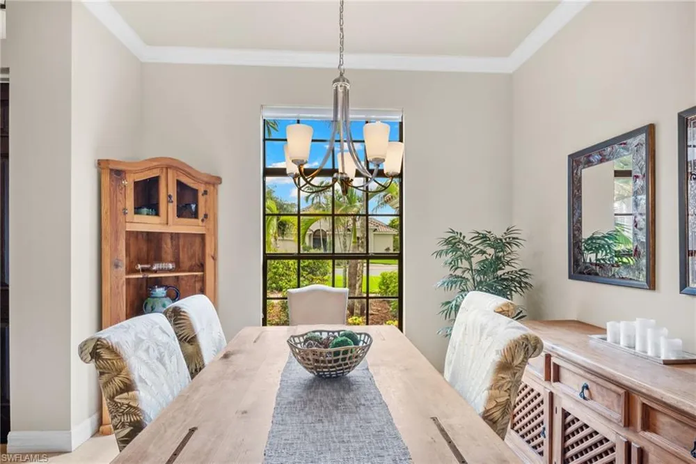 1221 Briarwood Court Naples, FL 34104