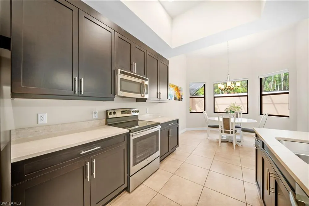 1221 Briarwood Court Naples, FL 34104