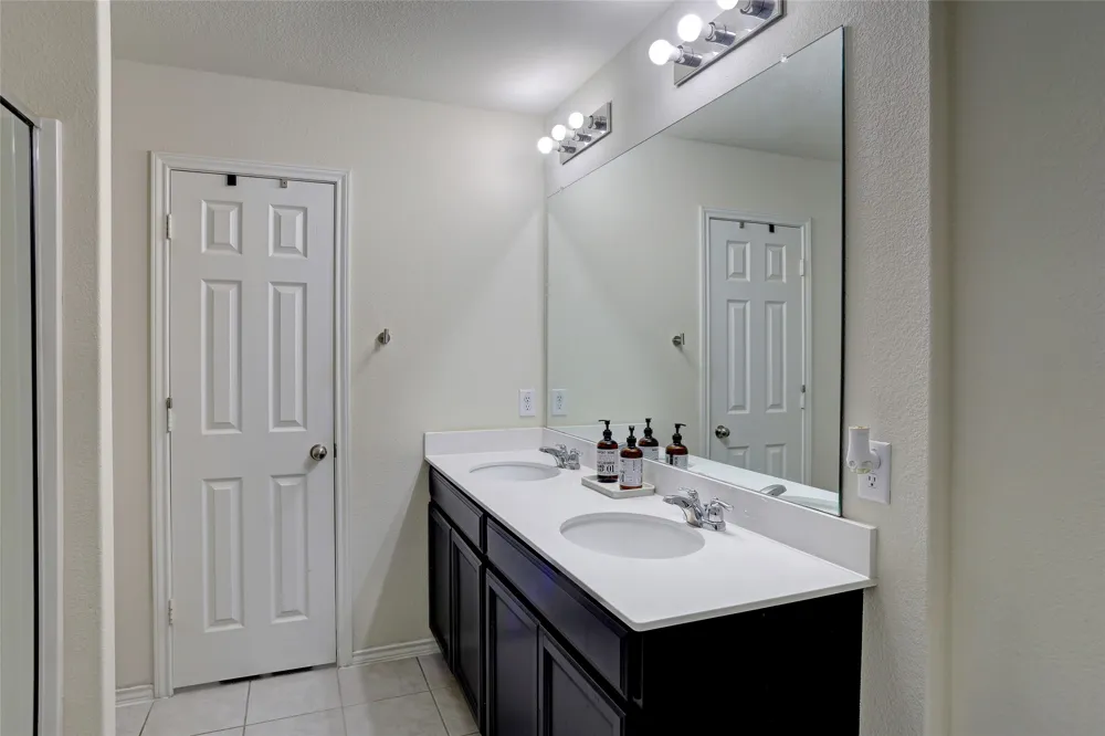 1601 Waggoner Drive Aubrey, TX 76227