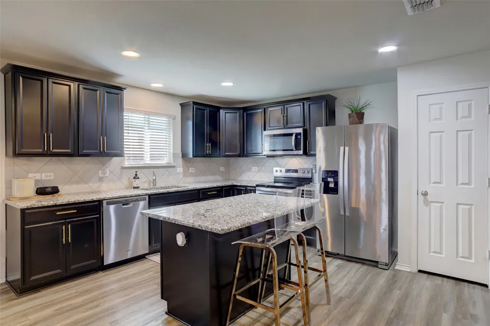 1601 Waggoner Drive Aubrey, TX 76227