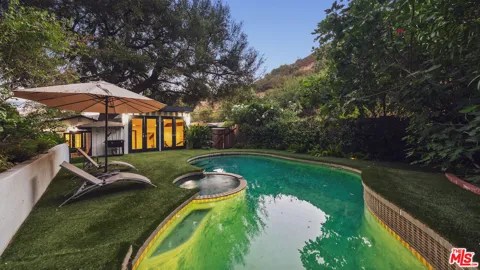 3440 Mandeville Canyon Road