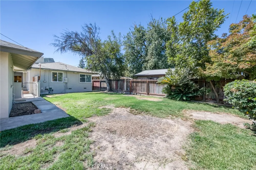 1506 W University Avenue Fresno, CA 93705