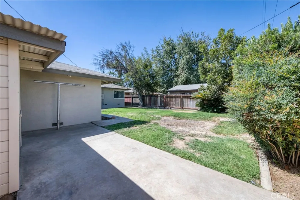 1506 W University Avenue Fresno, CA 93705