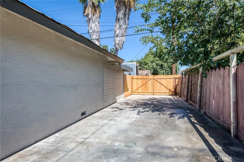 1506 W University Avenue Fresno, CA 93705