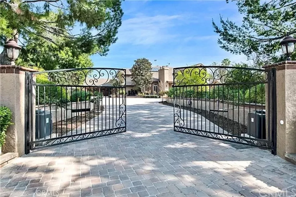 18482 Southern Hills Way Yorba Linda, CA 92886