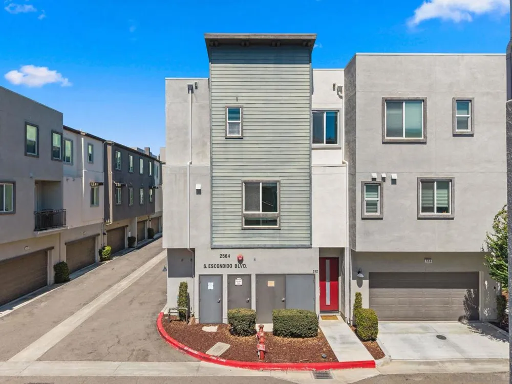 2564 S Escondido Blvd #512 Escondido, CA 92025