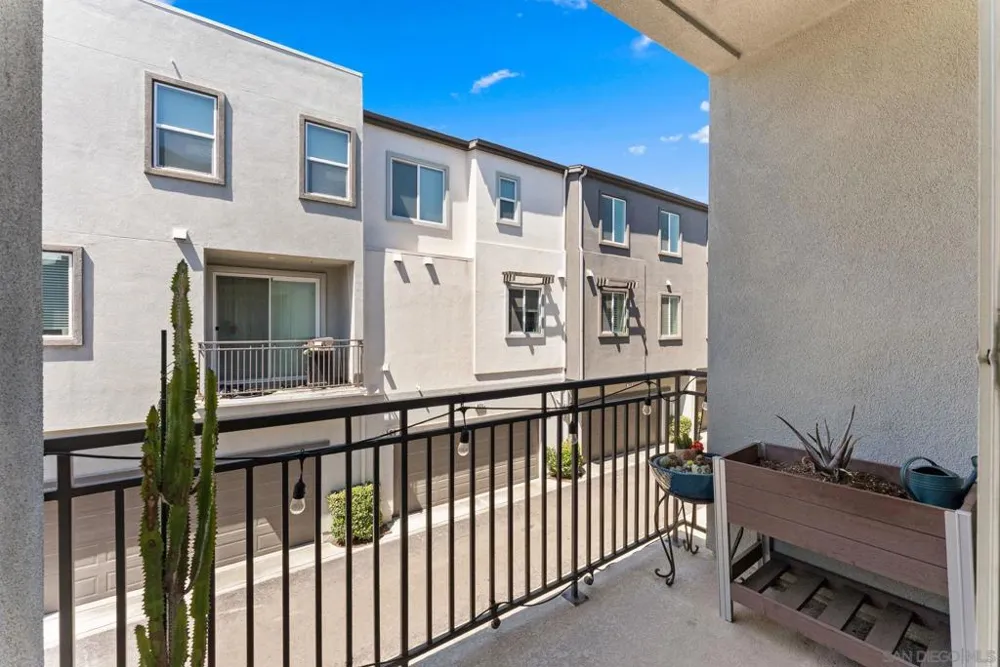 2564 S Escondido Blvd #512 Escondido, CA 92025