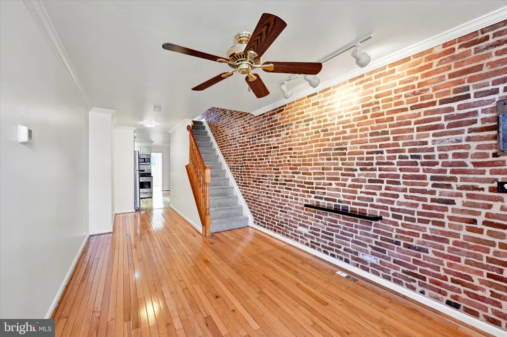 923 S CURLEY STREET Baltimore, MD 21224