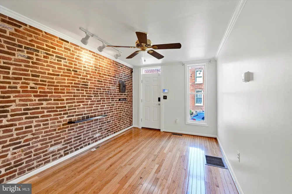 923 S CURLEY STREET Baltimore, MD 21224