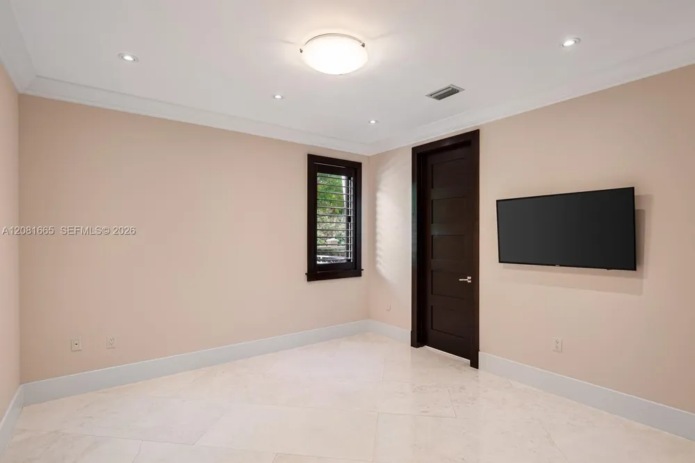 7740 SW 79th Ct Miami, FL 33143