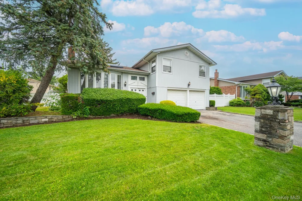 15 Jackie Drive Westbury, NY 11590