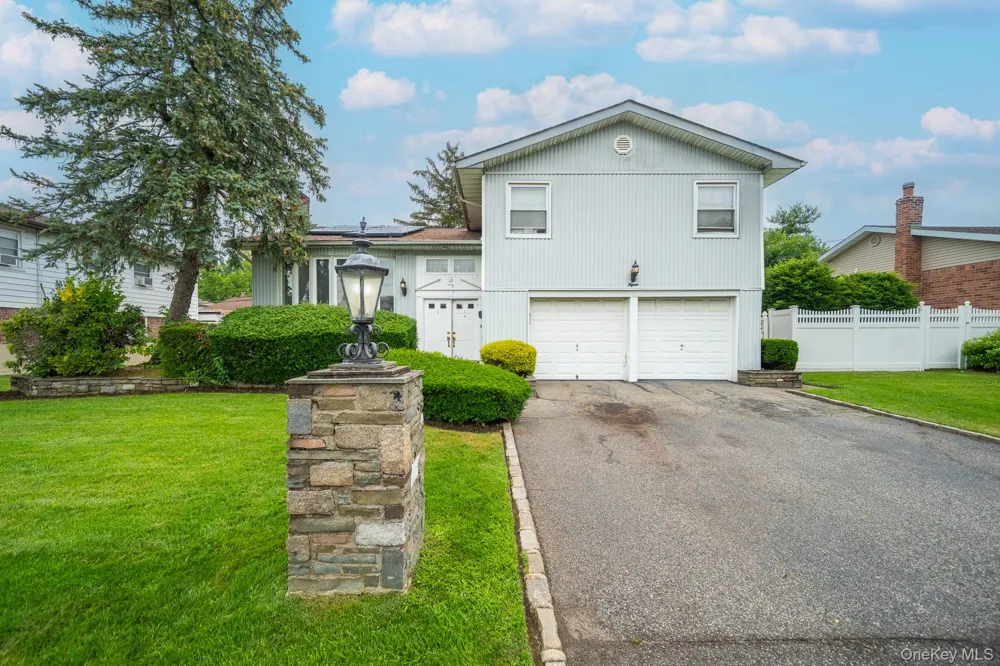 15 Jackie Drive Westbury, NY 11590