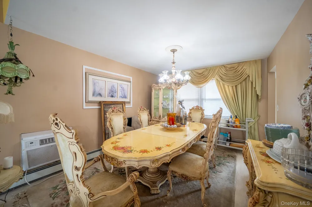 15 Jackie Drive Westbury, NY 11590