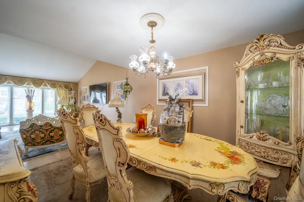15 Jackie Drive Westbury, NY 11590