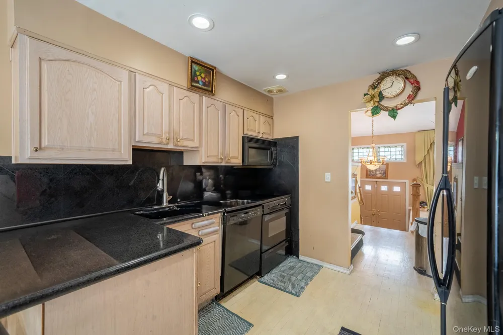 15 Jackie Drive Westbury, NY 11590