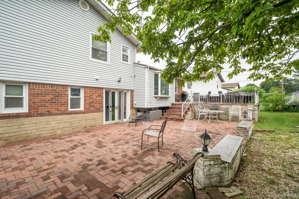 15 Jackie Drive Westbury, NY 11590
