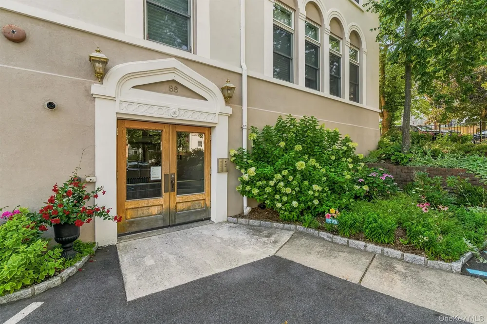88 Broadway #PH4 Ossining, NY 10562