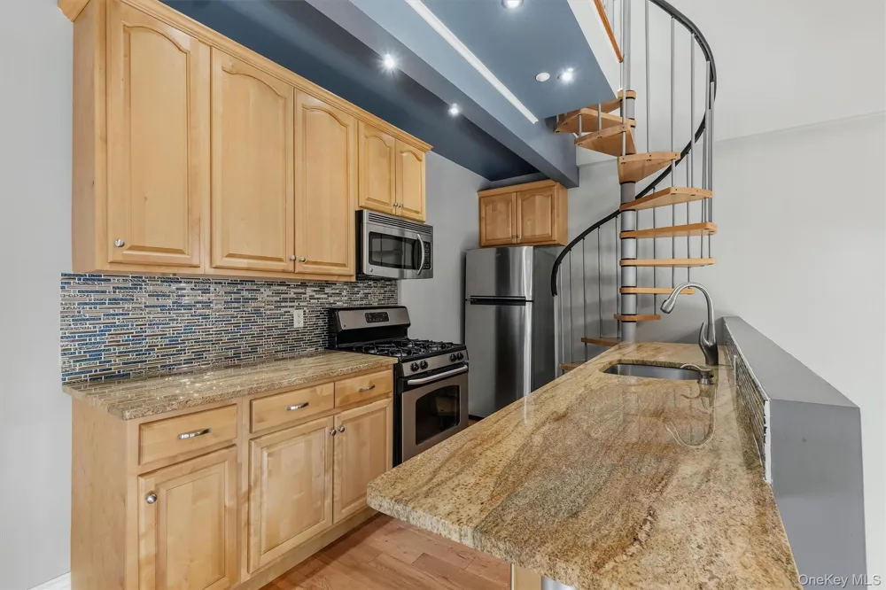 88 Broadway #PH4 Ossining, NY 10562