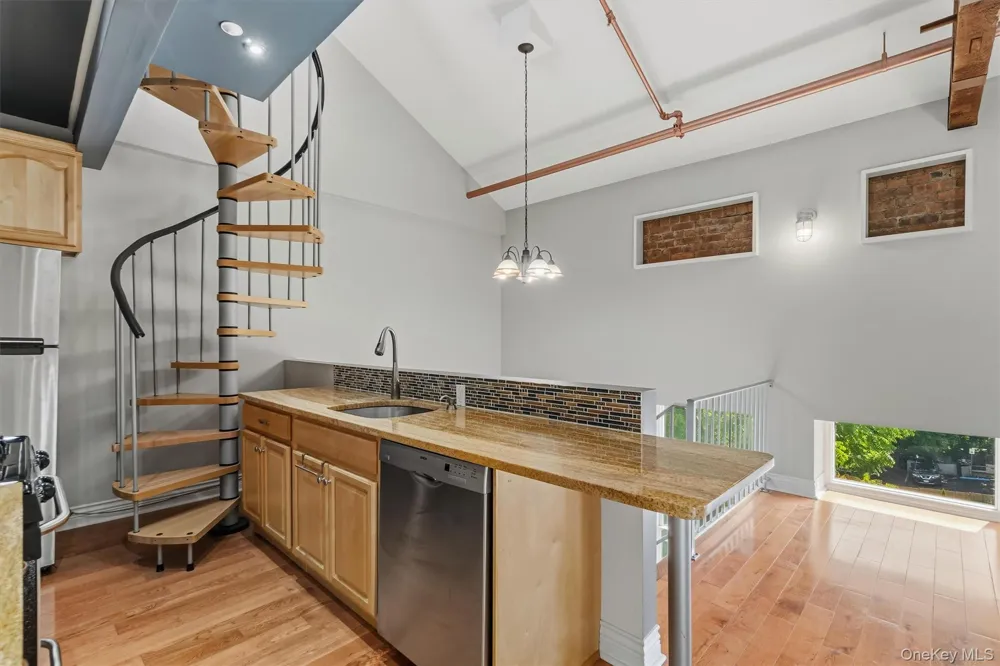 88 Broadway #PH4 Ossining, NY 10562