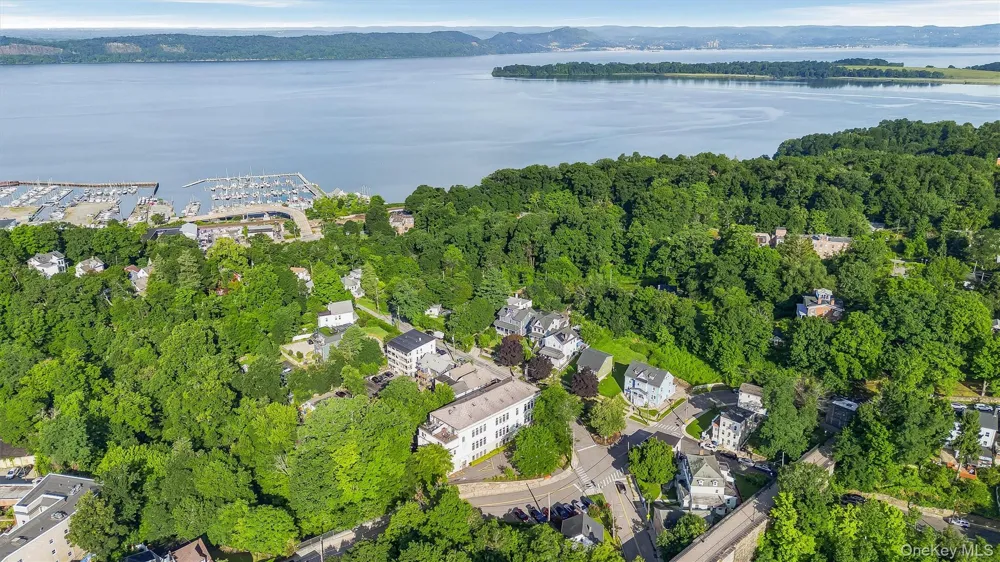 88 Broadway #PH4 Ossining, NY 10562