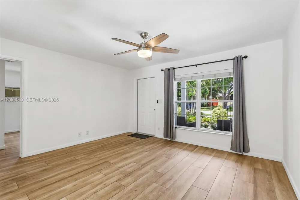 5364 NE 2nd Ave Oakland Park, FL 33334