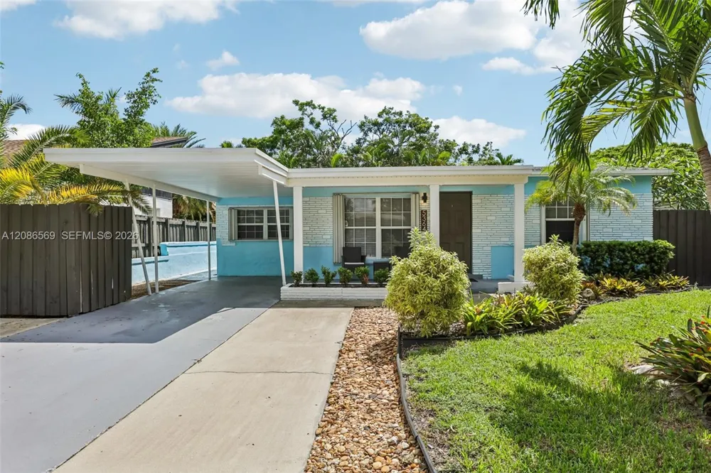 5364 NE 2nd Ave Oakland Park, FL 33334