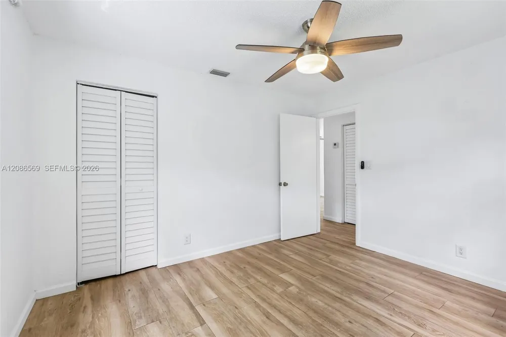 5364 NE 2nd Ave Oakland Park, FL 33334
