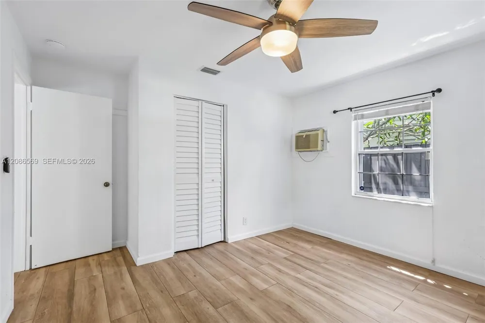 5364 NE 2nd Ave Oakland Park, FL 33334