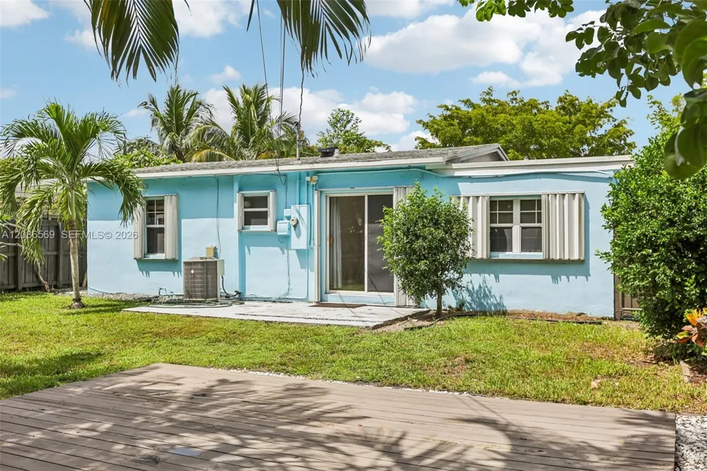 5364 NE 2nd Ave Oakland Park, FL 33334