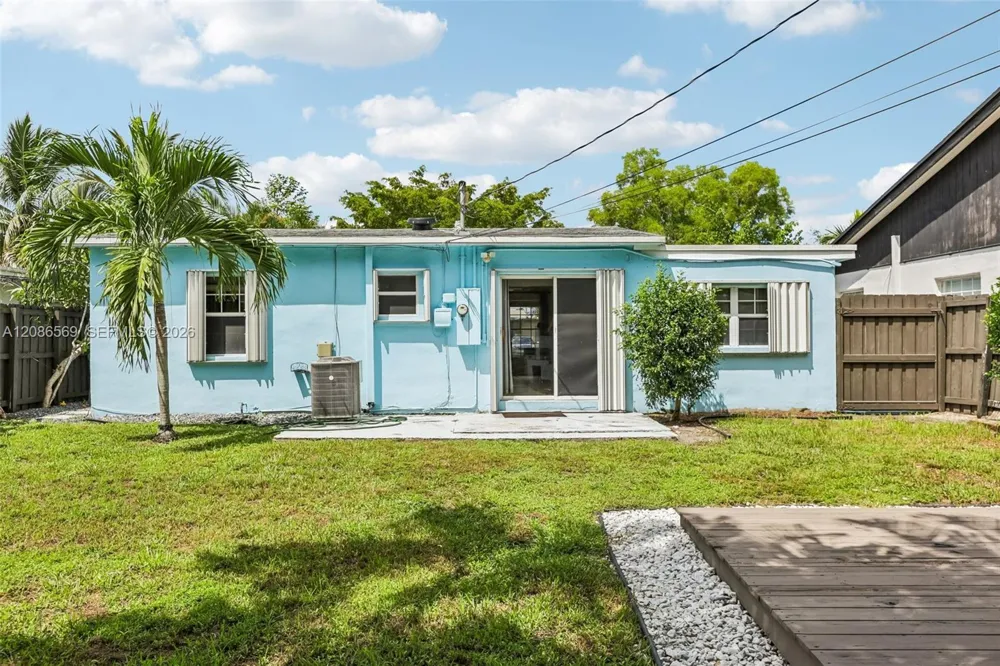 5364 NE 2nd Ave Oakland Park, FL 33334