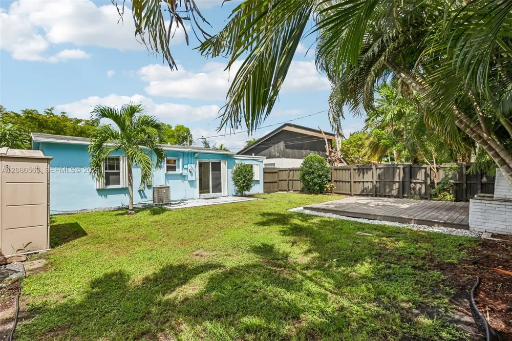 5364 NE 2nd Ave Oakland Park, FL 33334