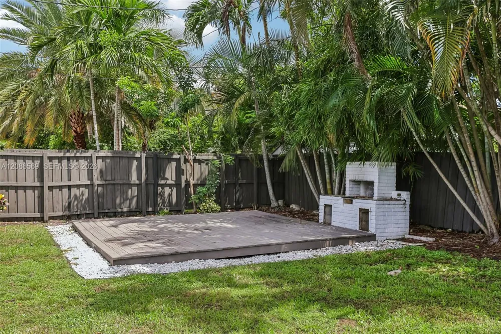 5364 NE 2nd Ave Oakland Park, FL 33334
