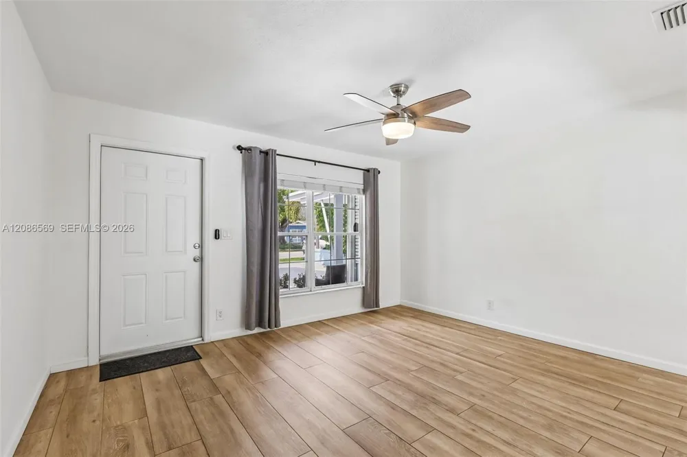 5364 NE 2nd Ave Oakland Park, FL 33334