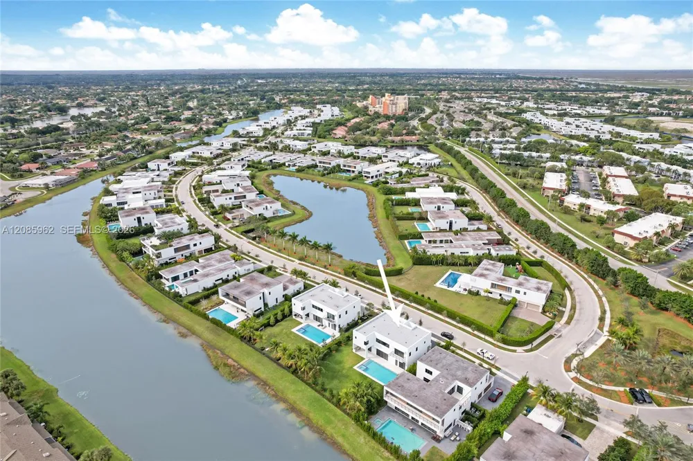 16492 Botaniko Dr S Weston, FL 33326