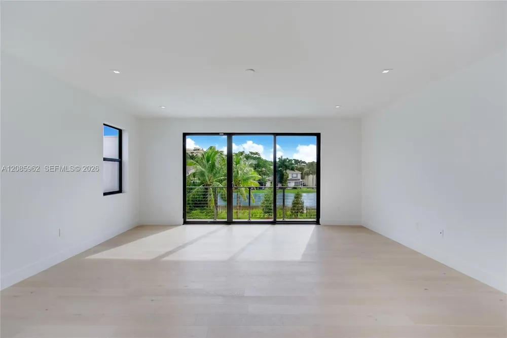 16492 Botaniko Dr S Weston, FL 33326