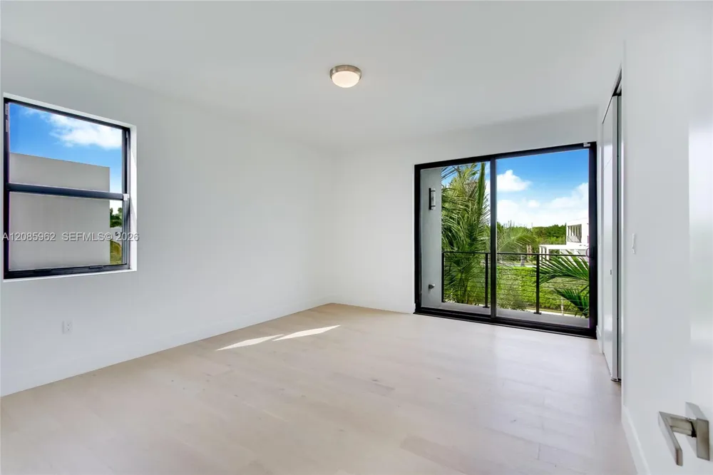 16492 Botaniko Dr S Weston, FL 33326