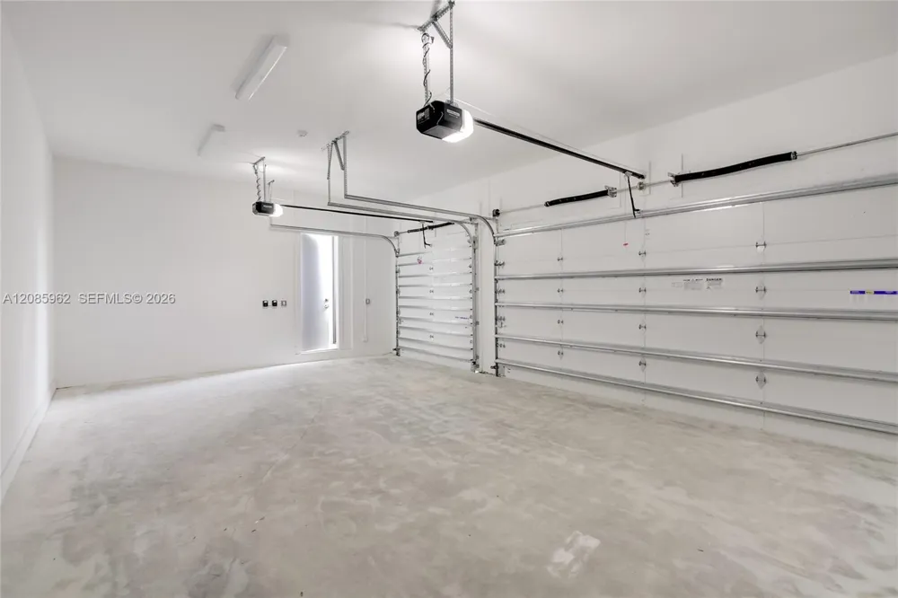 16492 Botaniko Dr S Weston, FL 33326
