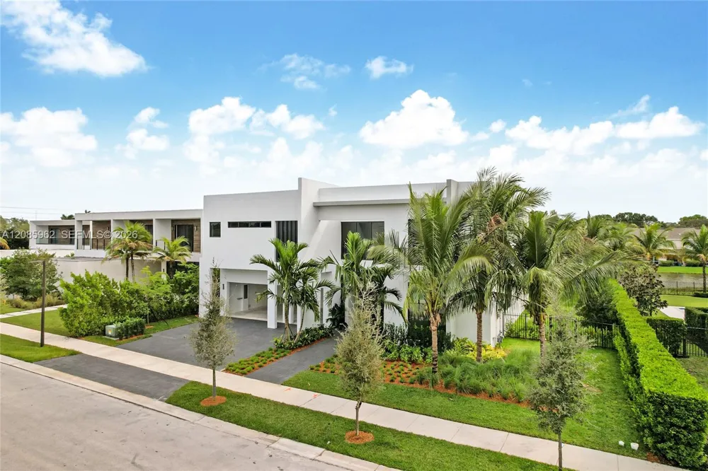 16492 Botaniko Dr S Weston, FL 33326