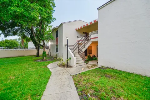 20220 NE 3rd Ct #2