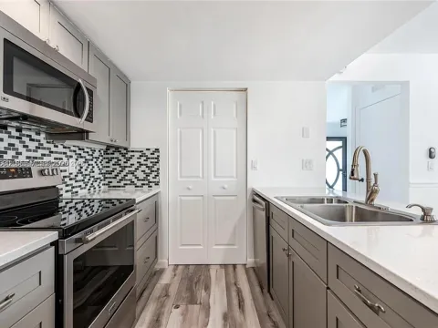 5800 Rambler Rose Way