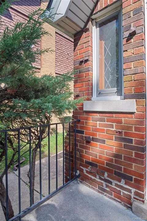 16570 Princeton
