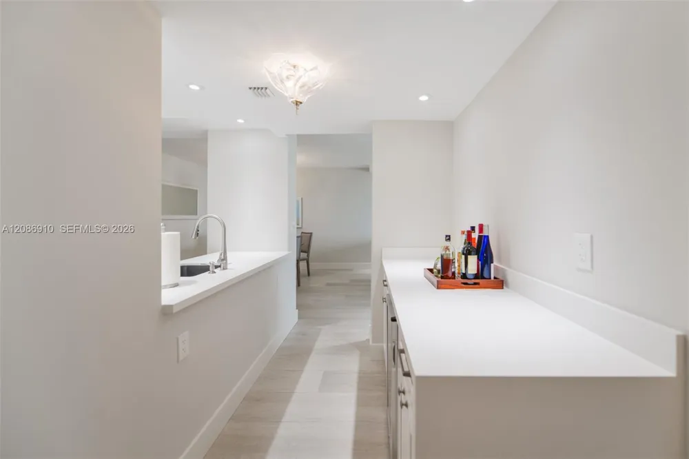 1950 S Ocean Dr #11H Hallandale Beach, FL 33009