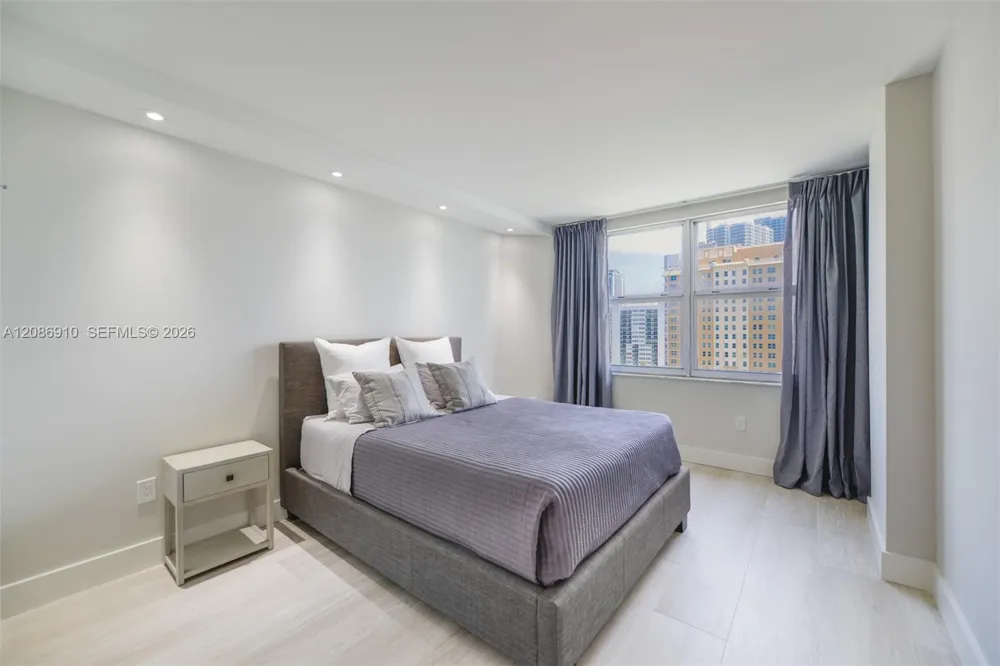 1950 S Ocean Dr #11H Hallandale Beach, FL 33009