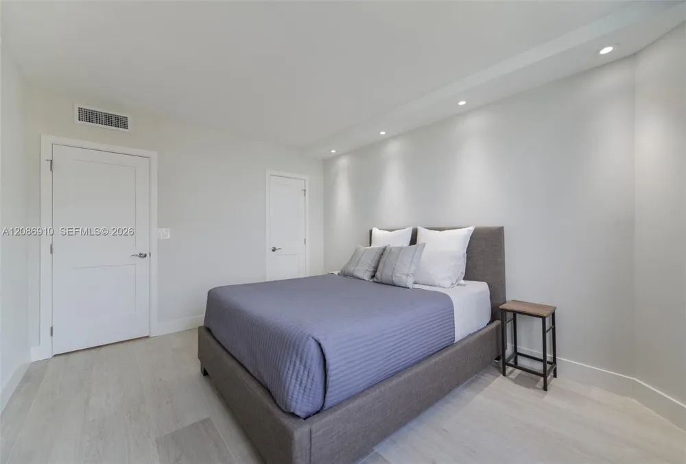 1950 S Ocean Dr #11H Hallandale Beach, FL 33009