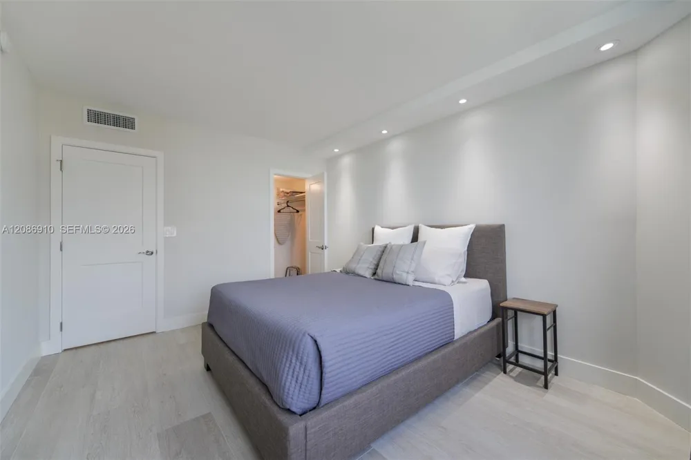 1950 S Ocean Dr #11H Hallandale Beach, FL 33009