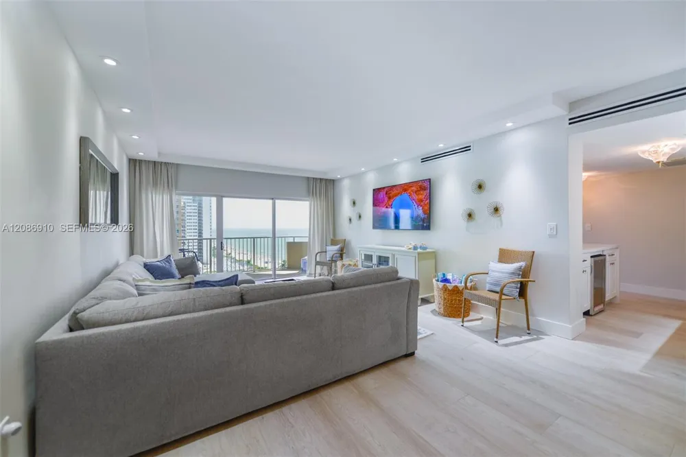 1950 S Ocean Dr #11H Hallandale Beach, FL 33009