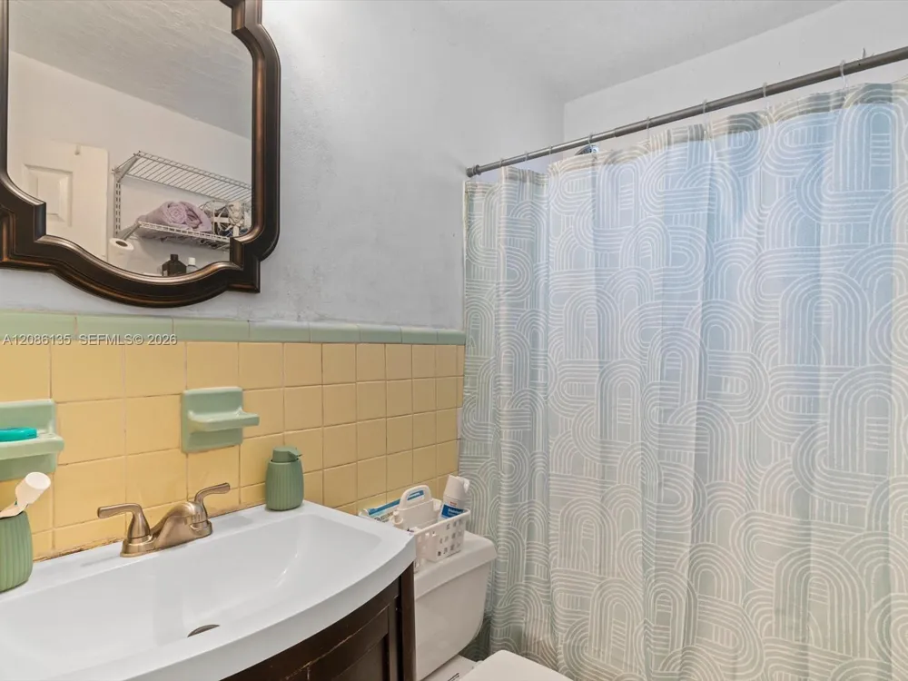 2118 NW 47th St Miami, FL 33142