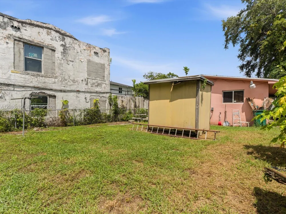 2118 NW 47th St Miami, FL 33142